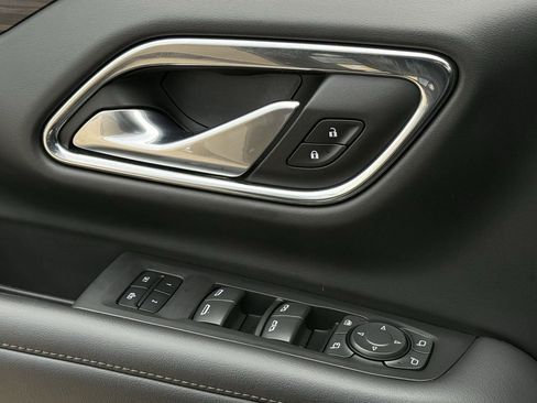 Used 2022 Chevrolet Tahoe LT w/ Luxury Package image 18