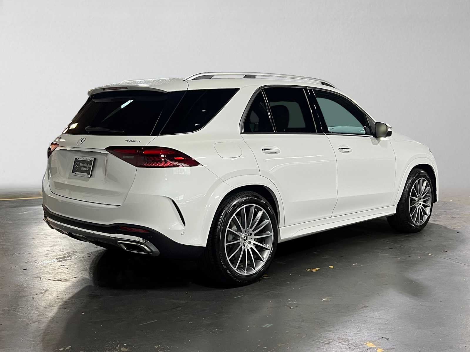 Used 2026 Mercedes-Benz GLE 580 4MATIC image 3