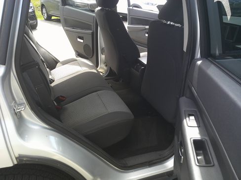 Used 2010 Jeep Grand Cherokee Laredo AWD/4WD image 12