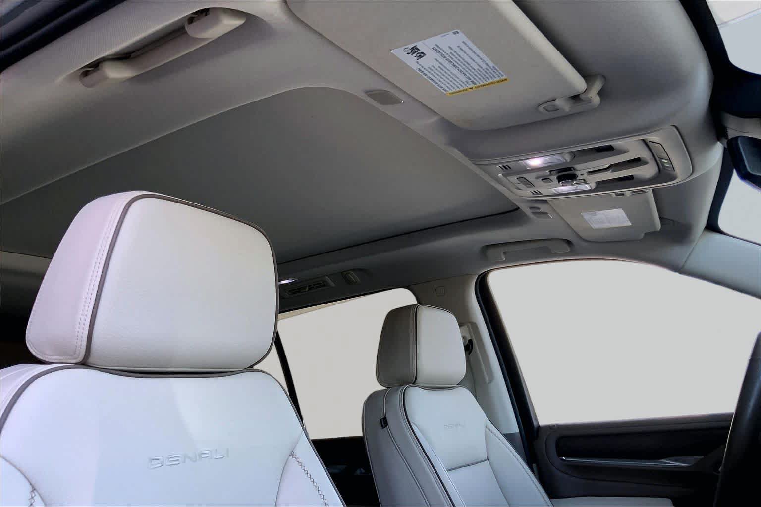 Used 2023 GMC Yukon Denali AWD/4WD image 14