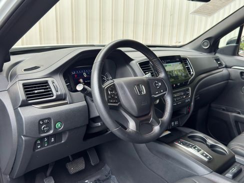 Used 2022 Honda Passport TrailSport image 13