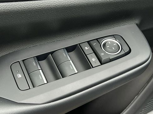 New 2026 Toyota Prius Plug-In Hybrid FWD image 15