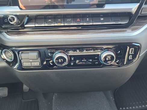 New 2026 GMC Sierra 1500 Elevation image 29