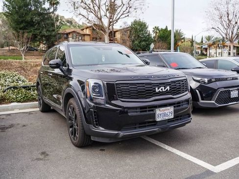 Used 2022 Kia Telluride S image 2
