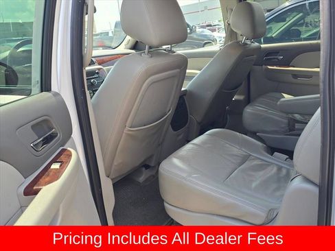 Used 2011 Chevrolet Suburban LT w/ Luxury Package AWD/4WD image 5