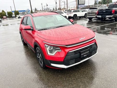 Used 2024 Kia Niro EX image 5