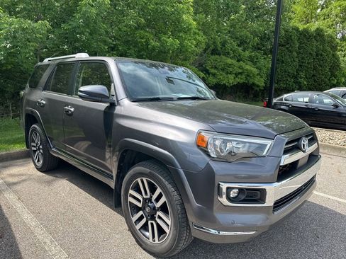 Used 2022 Toyota 4Runner Limited AWD/4WD image 2