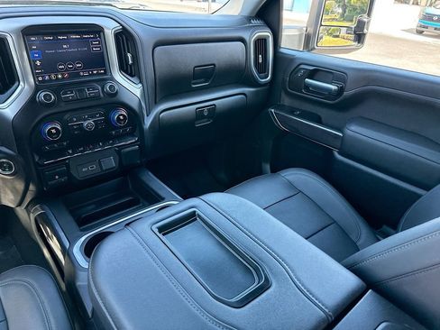Certified 2022 Chevrolet Silverado 2500 LTZ w/ LTZ Convenience Package AWD/4WD image 21