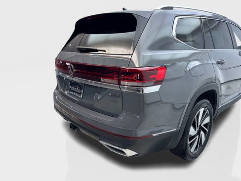 Used 2025 Volkswagen Atlas SEL AWD/4WD image 18