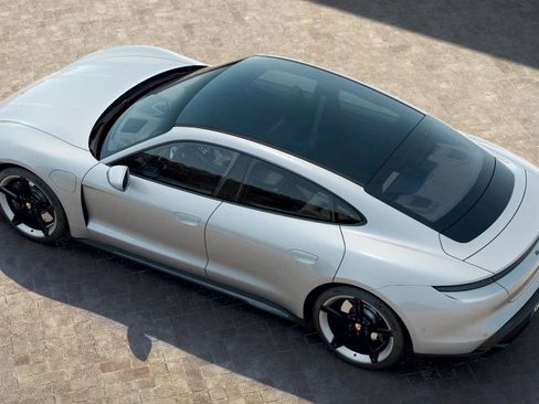 Certified 2024 Porsche Taycan GTS image 4