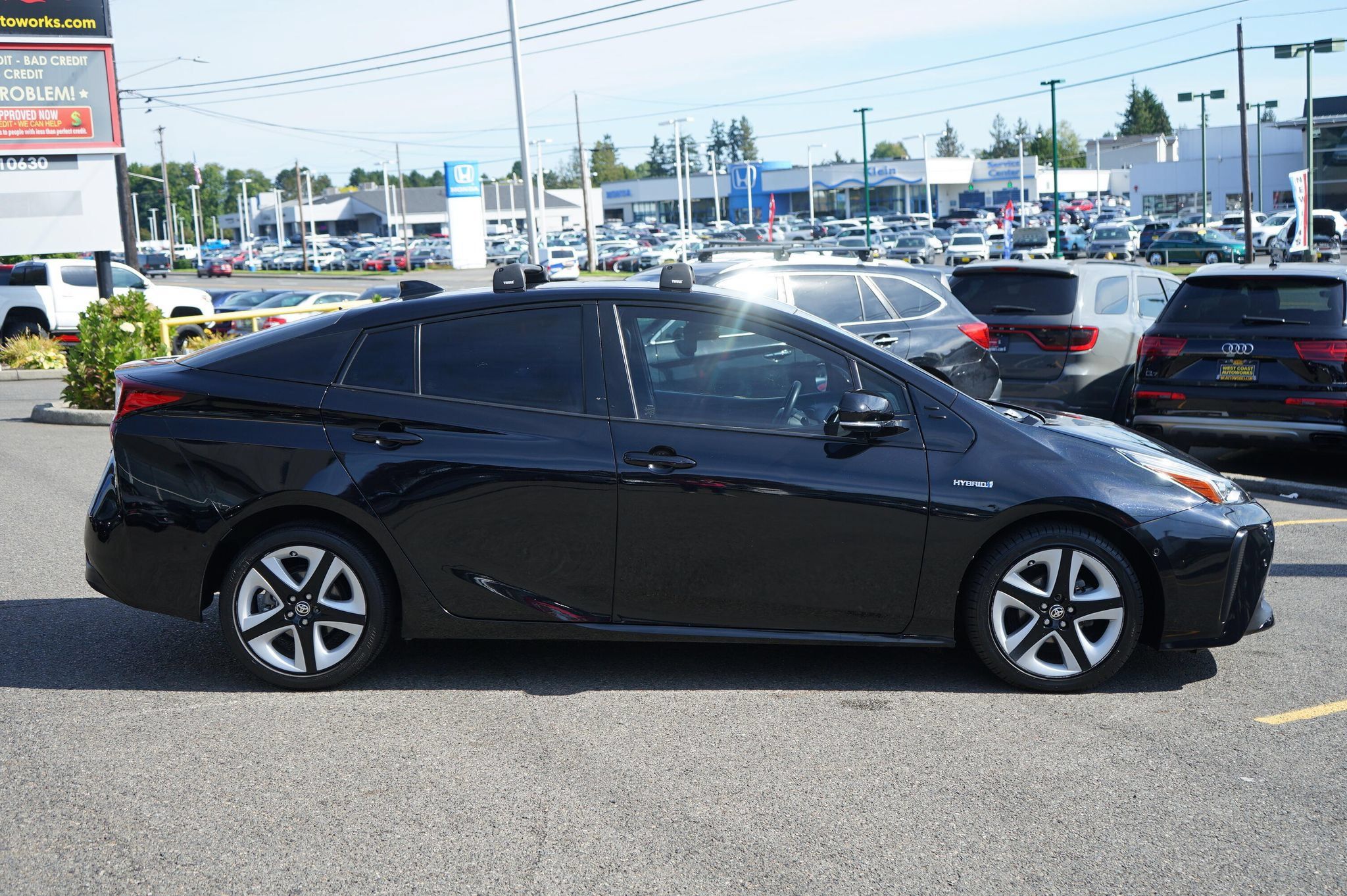 Used 2020 Toyota Prius XLE FWD image 6