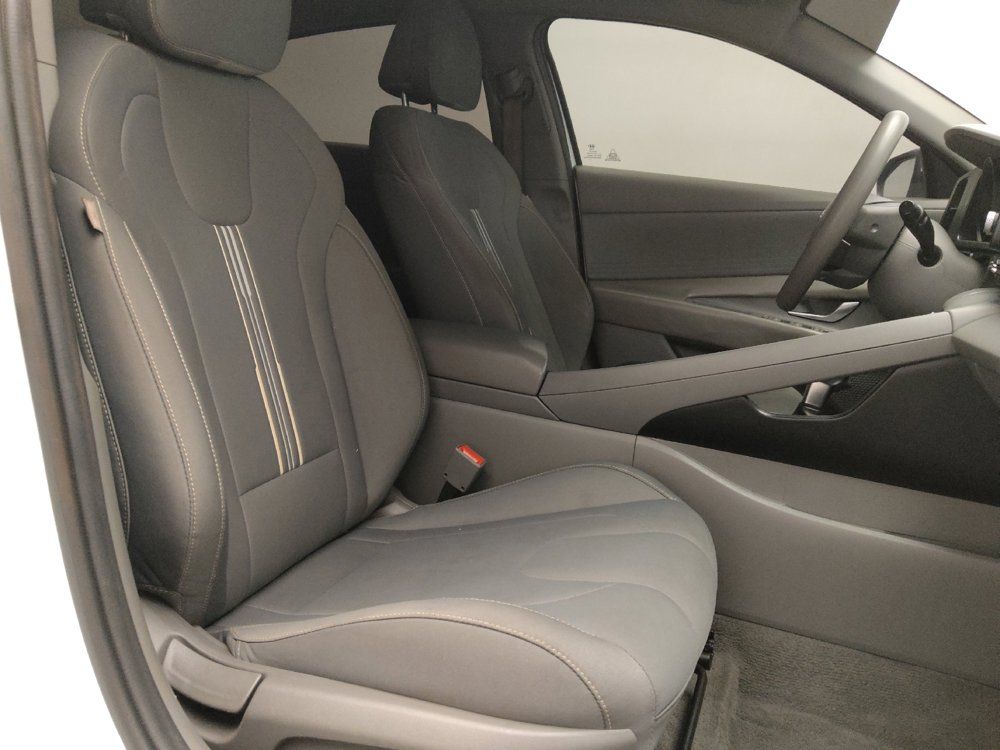 Used 2023 Hyundai Elantra SEL FWD image 21