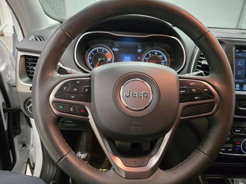 Certified 2022 Jeep Cherokee Latitude Lux FWD image 17
