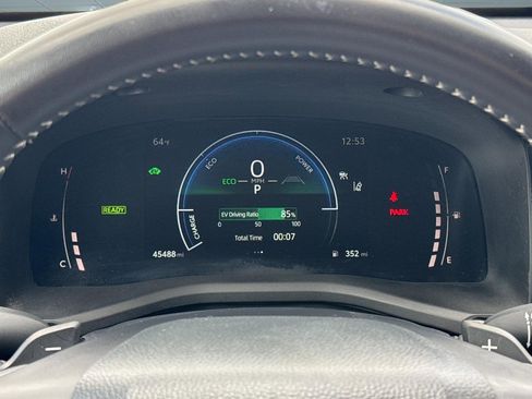 Used 2025 Toyota Camry SE image 19