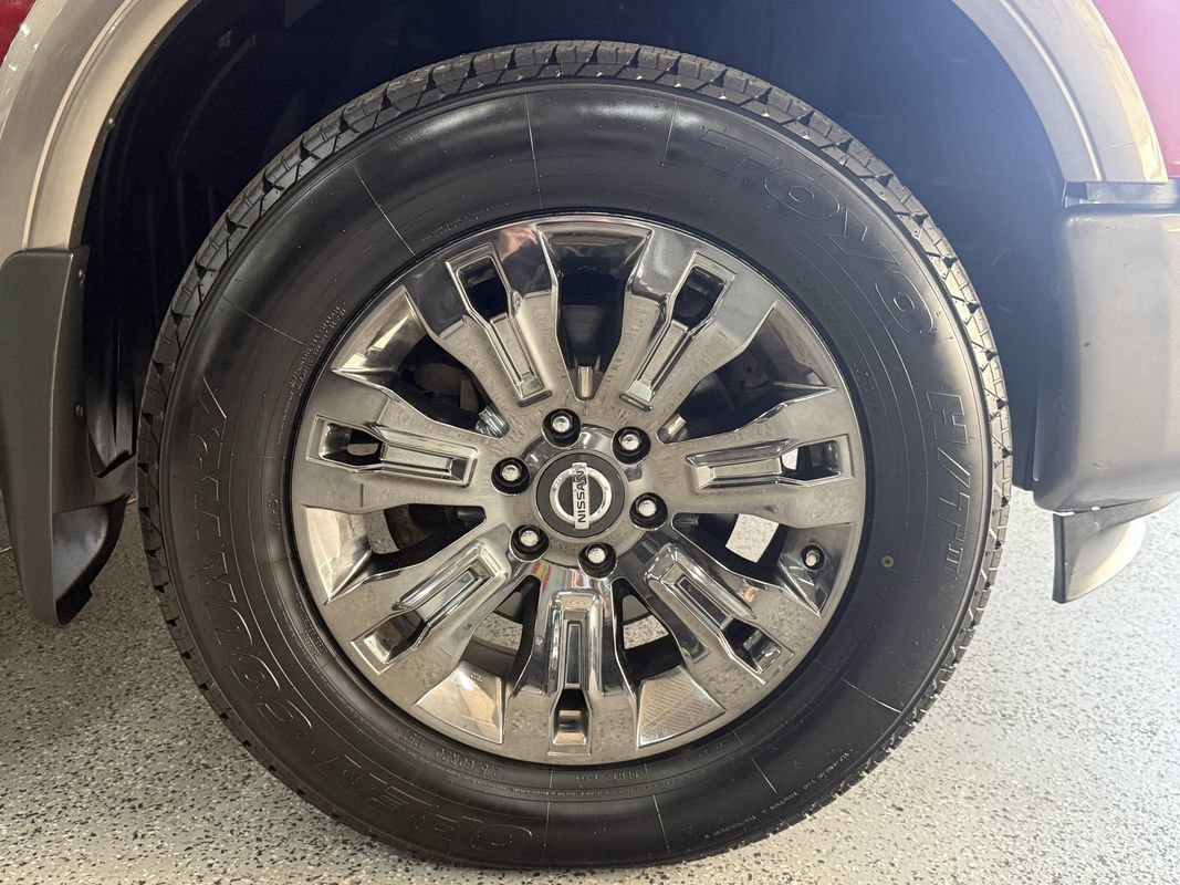Used 2018 Nissan Titan Platinum Reserve AWD/4WD image 24