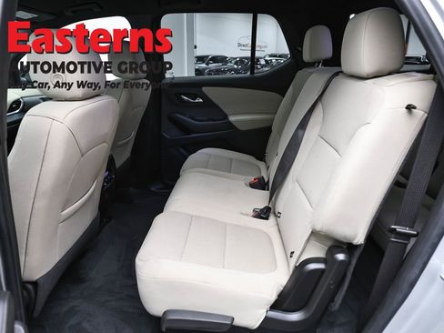 Used 2022 Chevrolet Traverse LS AWD/4WD image 21