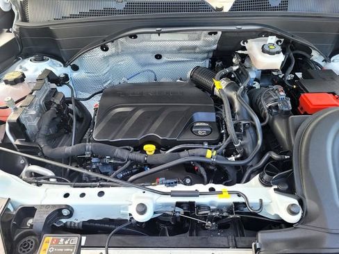 Used 2025 Chevrolet TrailBlazer LS FWD image 35