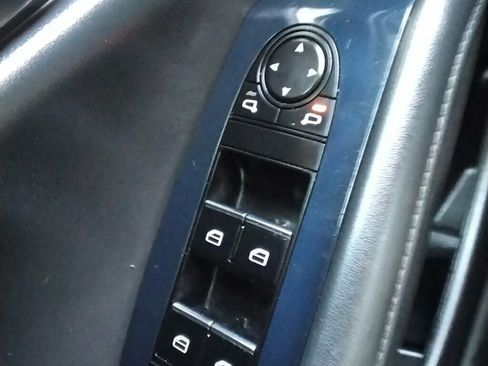 Used 2019 MAZDA MAZDA3 Hatchback w/ Preferred Package FWD image 26