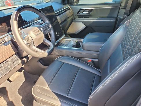 Used 2024 GMC Sierra EV Denali image 18