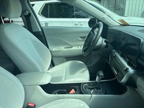 Used 2025 Hyundai Kona SEL AWD/4WD image 17
