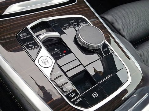 Used 2024 BMW X5 xDrive40i w/ Parking Assistance Package image 15