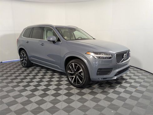 Used 2022 Volvo XC90 T6 Momentum w/ Advanced Package image 4