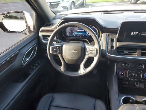 Used 2022 Chevrolet Tahoe Z71 w/ Luxury Package AWD/4WD image 10