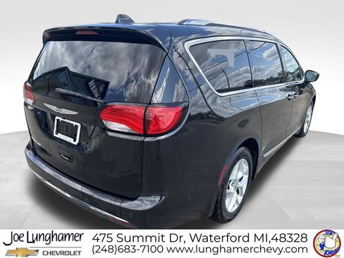 Used 2017 Chrysler Pacifica Touring-L Plus FWD image 3