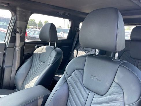 Certified 2025 Kia Sorento SX Prestige AWD/4WD image 6