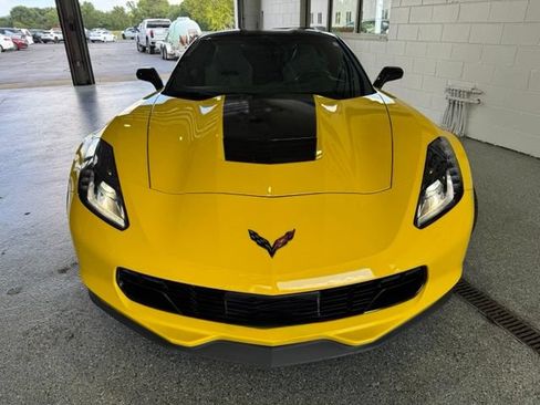 Used 2019 Chevrolet Corvette Grand Sport w/ Carbon Flash Badge Package RWD image 2