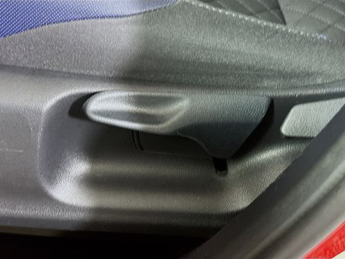 Used 2021 Toyota C-HR XLE image 13