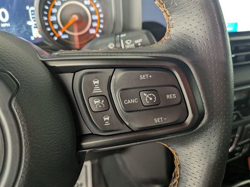 Used 2024 Jeep Gladiator Mojave image 25