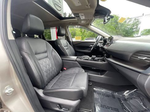 Used 2021 Nissan Rogue Platinum AWD/4WD image 18