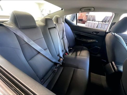 Used 2025 Nissan Altima 2.5 SV FWD image 17