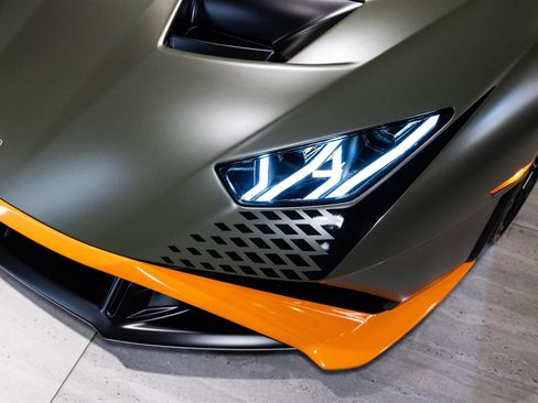 Used 2022 Lamborghini Huracan STO image 11