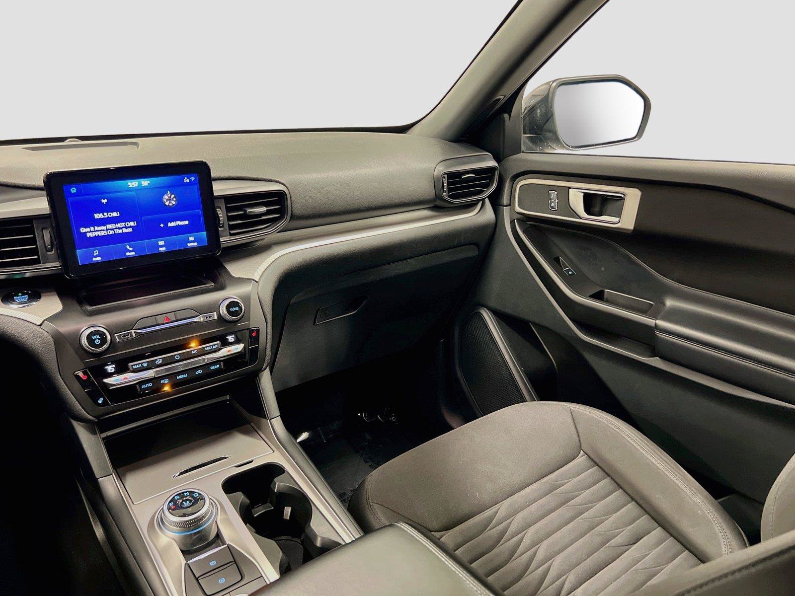 Used 2020 Ford Explorer XLT w/ Comfort Package AWD/4WD image 23