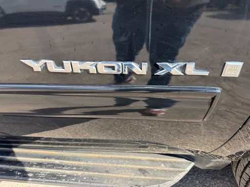 Used 2009 GMC Yukon XL SLT image 9