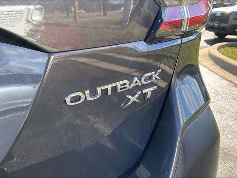 Used 2022 Subaru Outback Limited XT image 9