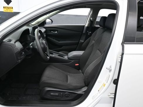 Used 2024 Honda Accord EX image 11
