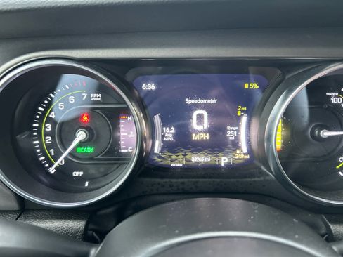 Used 2023 Jeep Wrangler Unlimited w/ Cold Weather Group AWD/4WD image 23