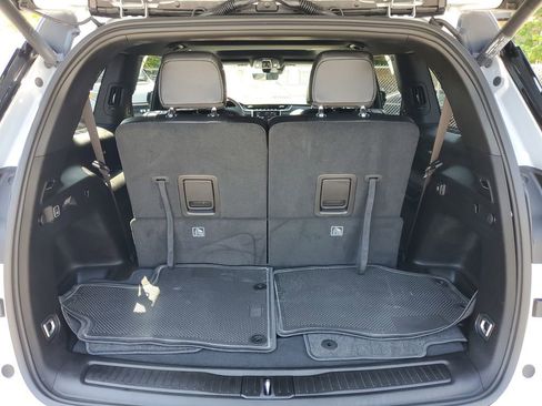 Certified 2025 Jeep Grand Cherokee L Altitude AWD/4WD image 8