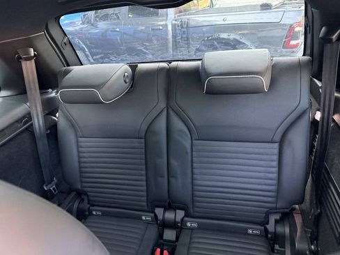Used 2017 Land Rover Discovery HSE AWD/4WD image 14