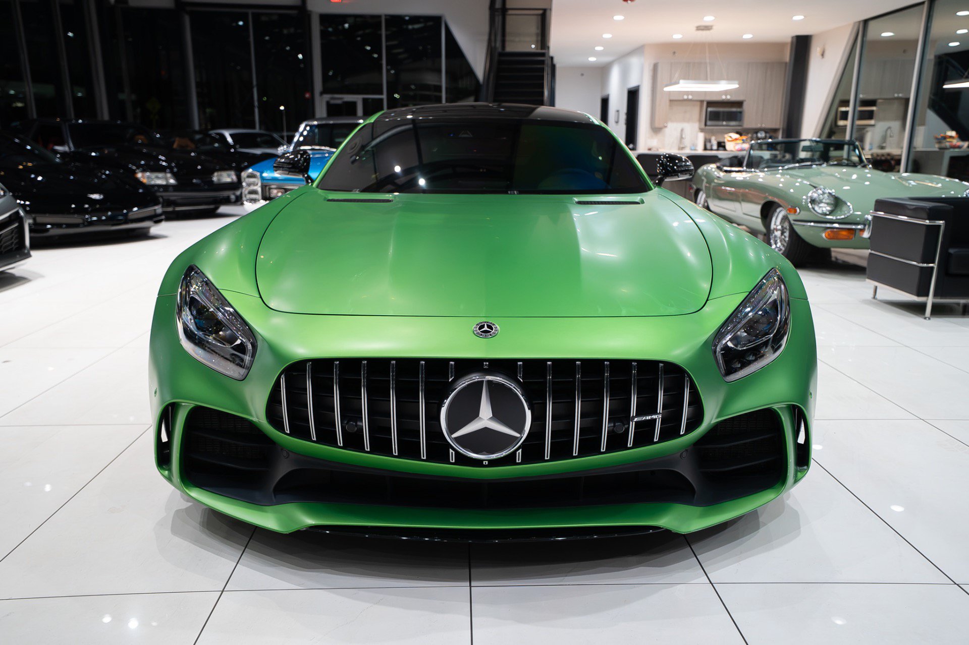 Used 2018 Mercedes-Benz AMG GT R w/ Exclusive Interior Package image 24