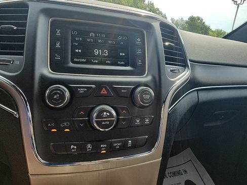 Used 2016 Jeep Grand Cherokee Limited RWD image 17