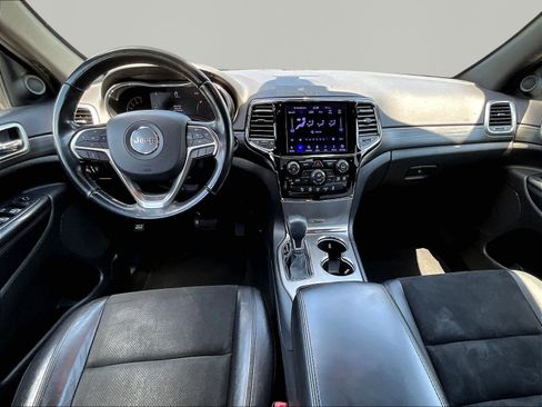 Used 2019 Jeep Grand Cherokee Laredo w/ Laredo X Package RWD image 7