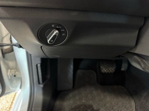 Used 2024 Volkswagen Jetta SE w/ Panoramic Sunroof Package FWD image 20