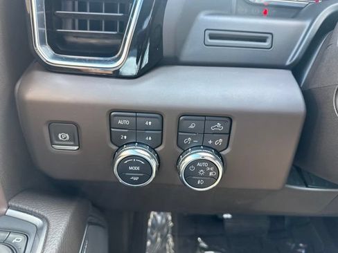 Used 2022 GMC Sierra 1500 Denali AWD/4WD image 19