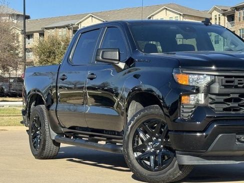 Used 2025 Chevrolet Silverado 1500 Custom w/ Turbomax Blackout Package image 3