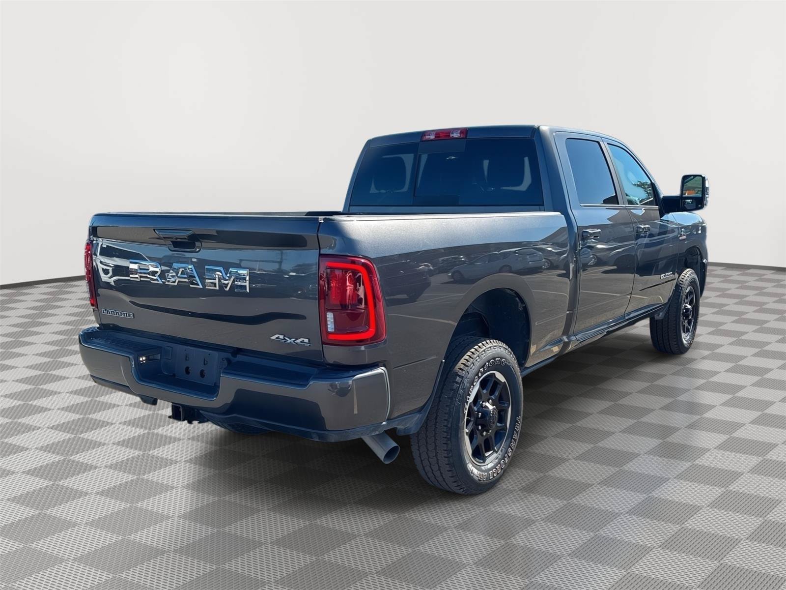 Used 2026 RAM 2500 Laramie AWD/4WD image 5