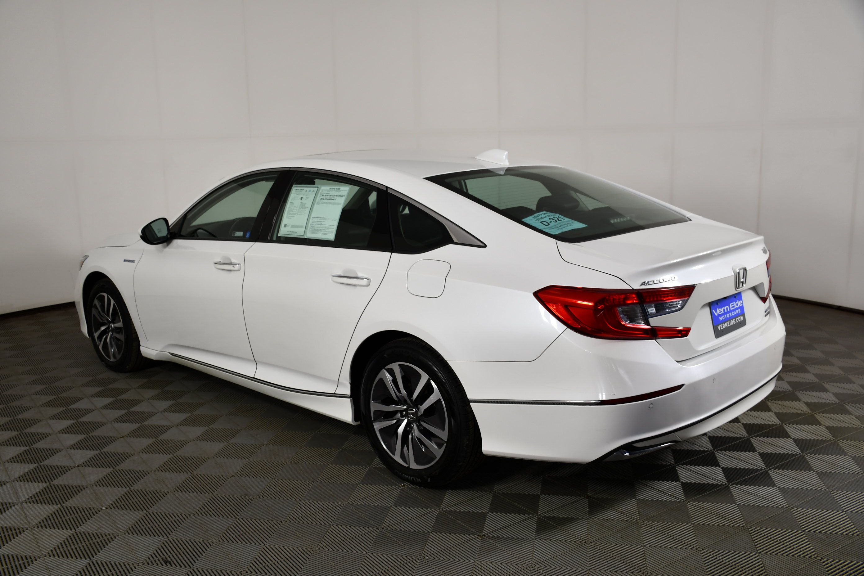 Used 2018 Honda Accord Touring image 8